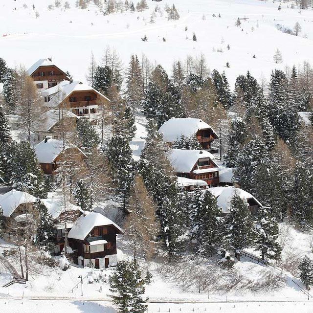 Ferienhäuser am Falkertsee im Winter